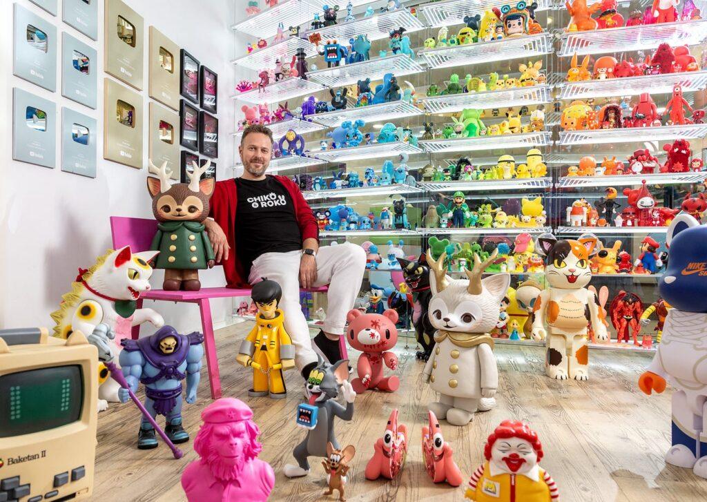 designer vinyl toys collection colorful art toys