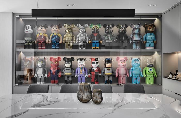 Bearbrick figures display collection toys
